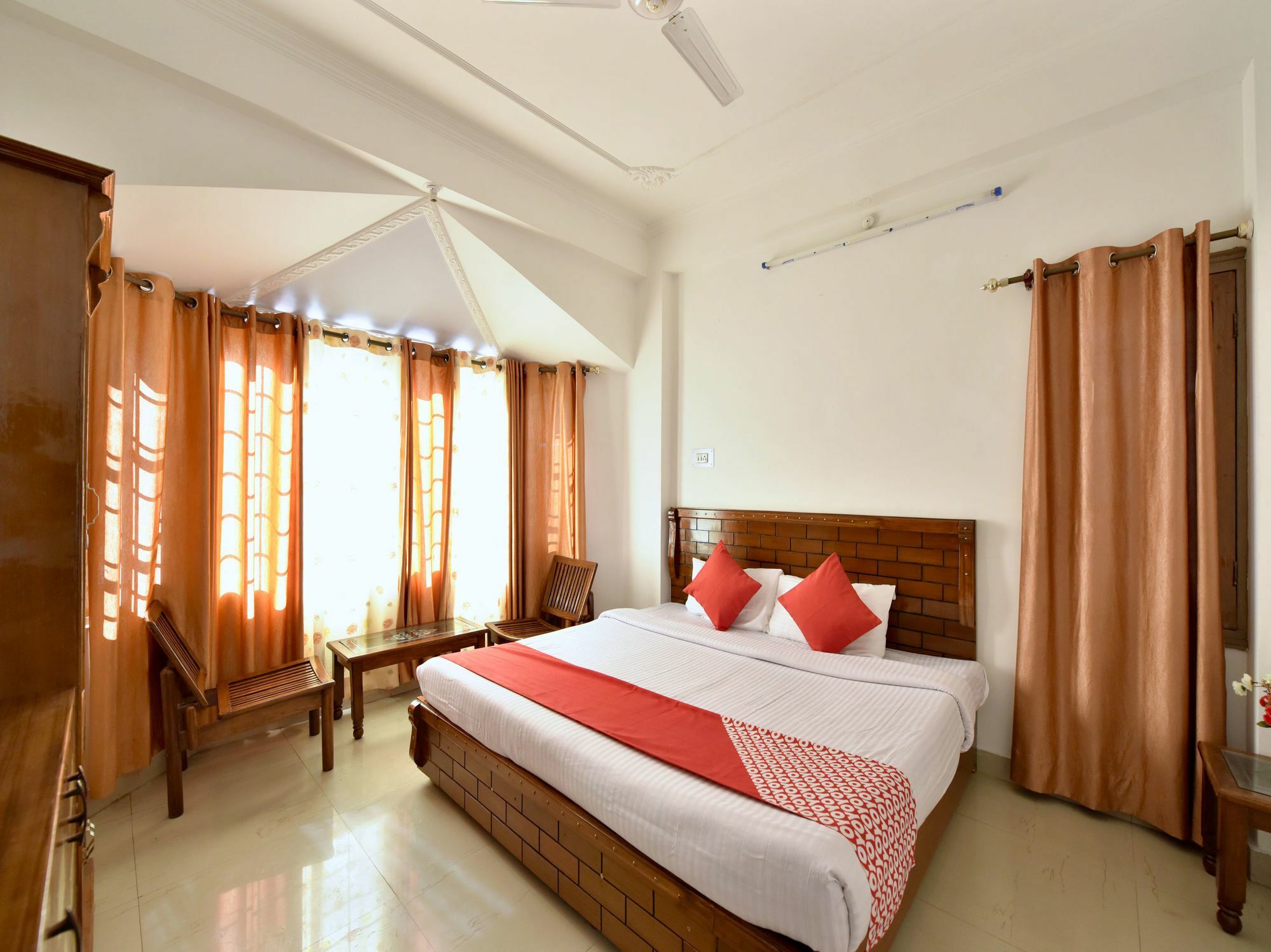 Oyo 12825 Omkara Homestay Kasauli Exterior foto