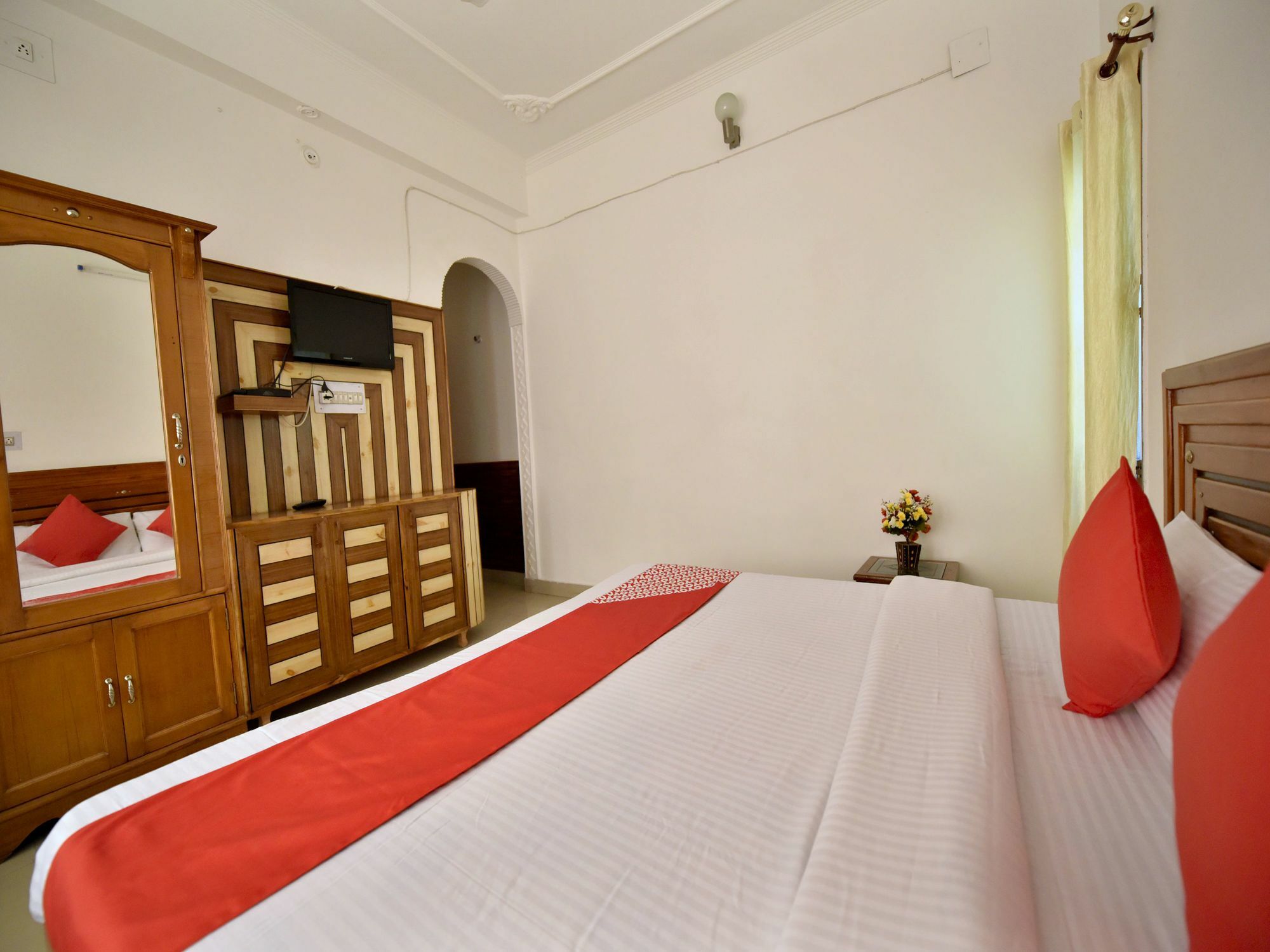 Oyo 12825 Omkara Homestay Kasauli Exterior foto
